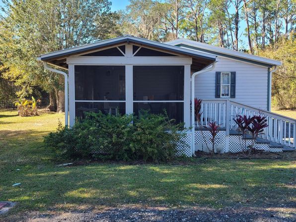 107 Lake Shore Ln, Crescent City, FL 32112