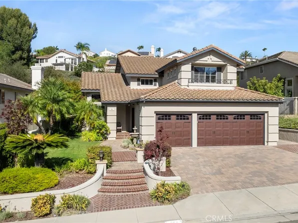 984 S Creekview Ln, Anaheim Hills, CA 92808