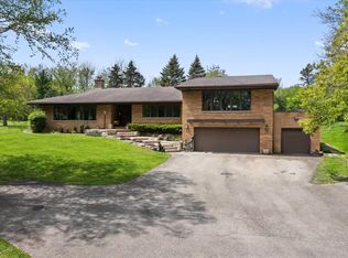 22446 N Old Barrington Rd, Barrington, IL 60010