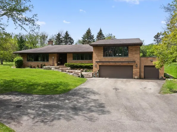 22446 N Old Barrington Rd, Barrington, IL 60010