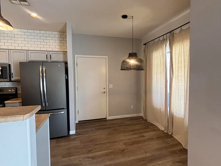 948 E Savannah Dr — Photo 35
