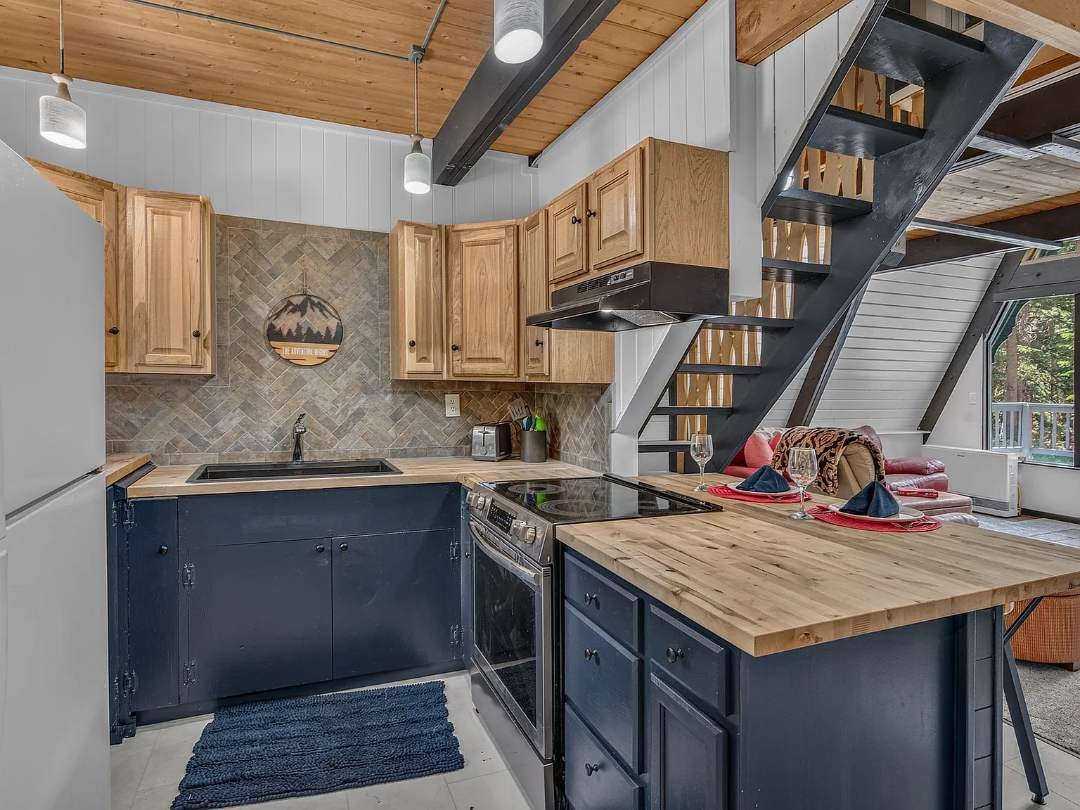 2 bed, 900 sqft, $2,995 — Photo 3