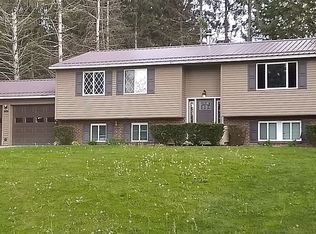 26 Jervis Lake Rd, Grove City, PA 16127