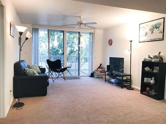 4th image of 509 E Sheridan St #2063