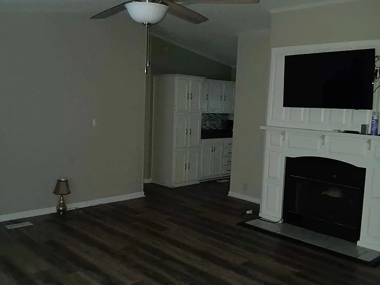 905 S Hardin St — Photo 5