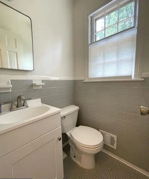 4408 Glenridge St — Photo 13