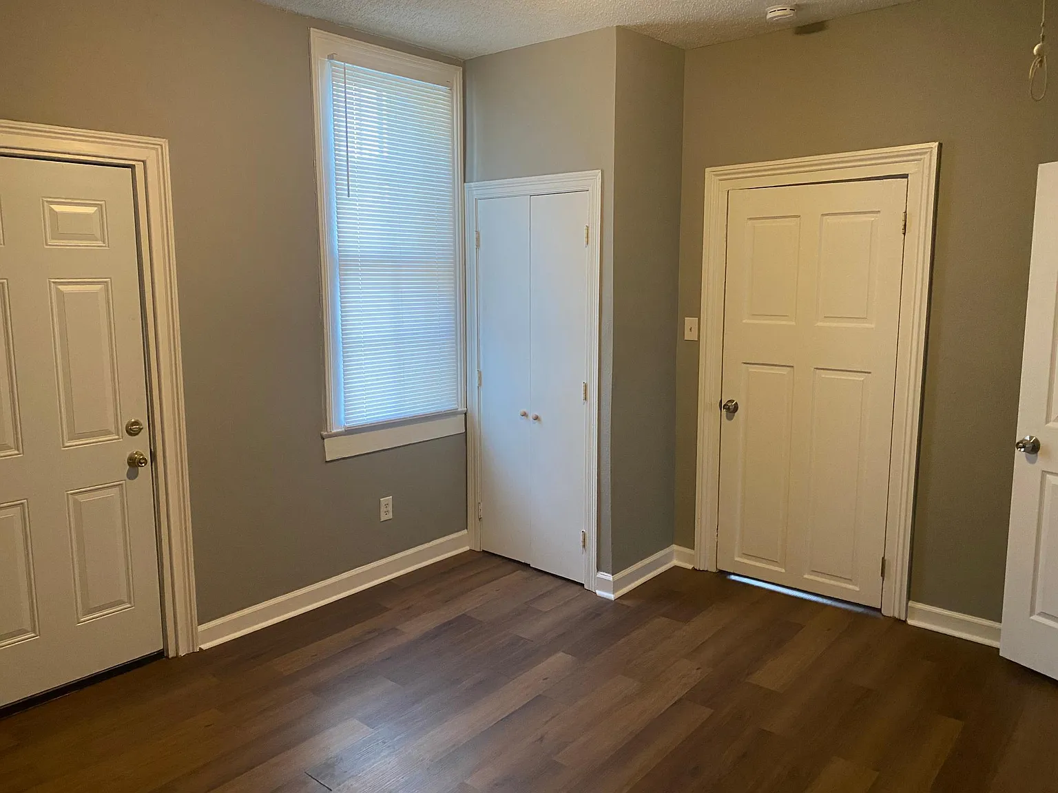 4105 S Johnson St — Photo 2