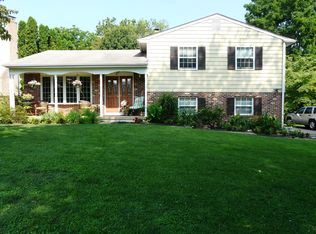 607 Overbrook Ln, Oreland, PA 19075