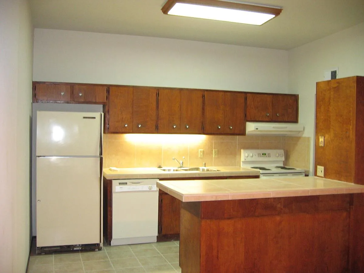 3 bed, 1200 sqft, $2,900 — Photo 2