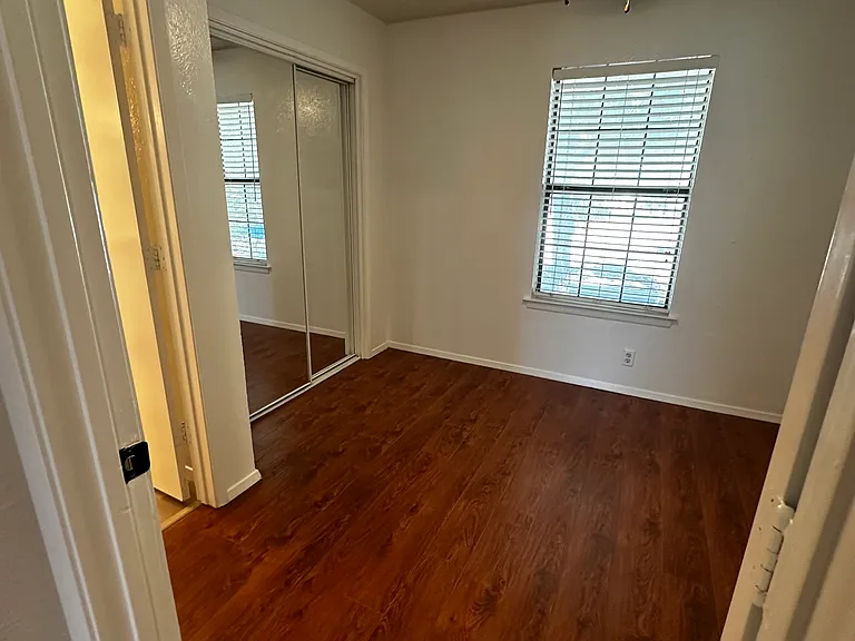 716 W Mulberry St #18 — Photo 20