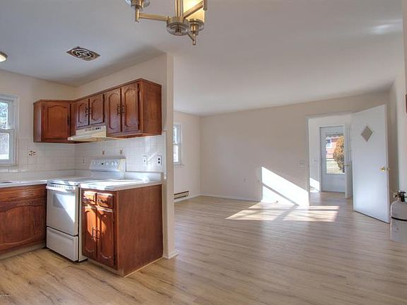 4th image of 8C Valley Forge Dr