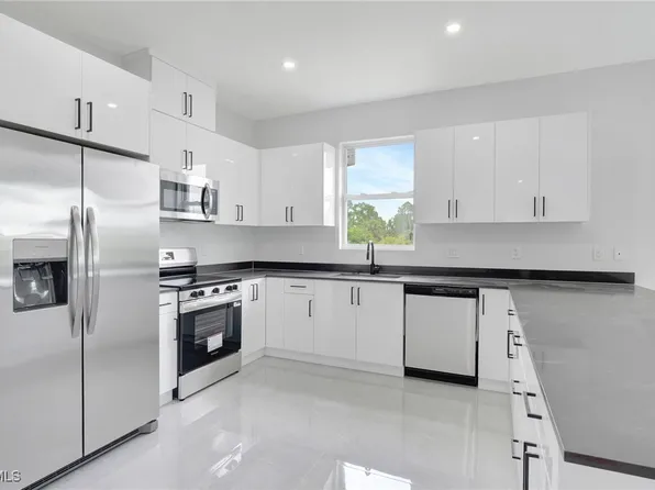 1072 Norton Ave S, Lehigh Acres, FL 33974