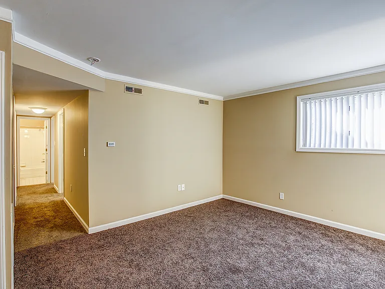 Bloomfield Apartments — Photo 11