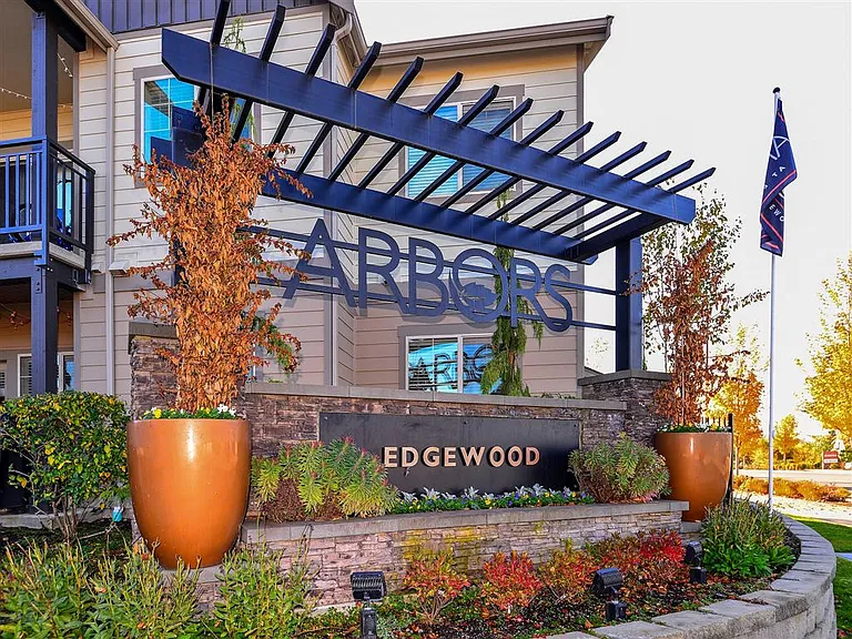 The Arbors at Edgewood — Photo 27