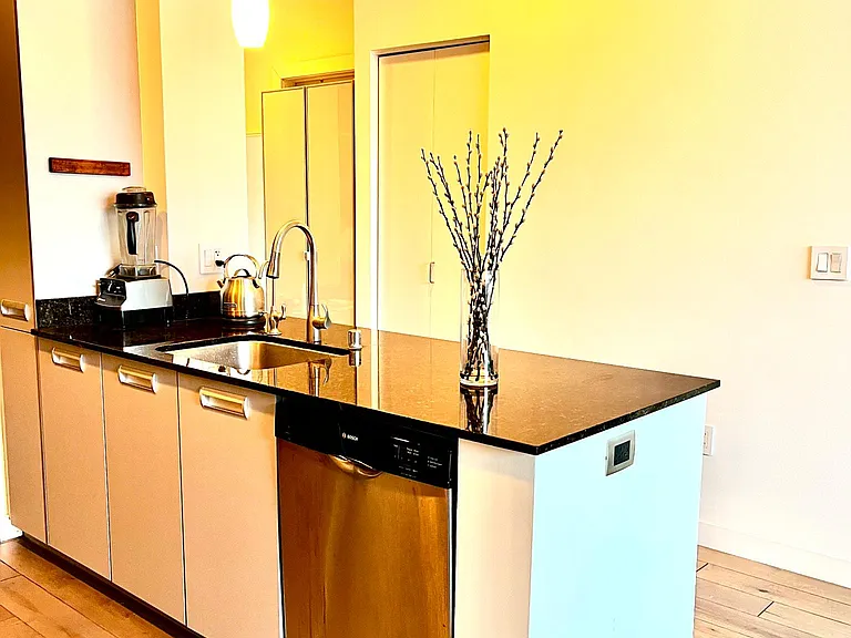 300 Berry St #303 — Photo 9