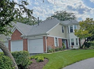 238 Green Knoll Ln #238, Streamwood, IL 60107