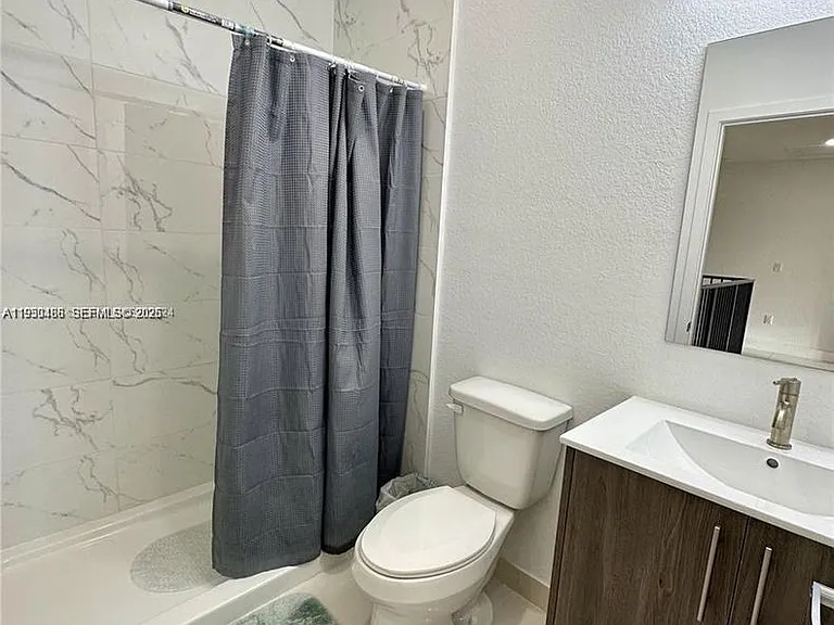 306 NW 11th Ct — Photo 11