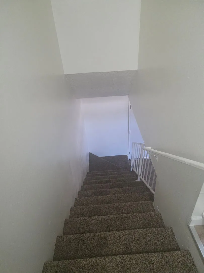 SW- condo 3bed-1.5bath — Photo 3