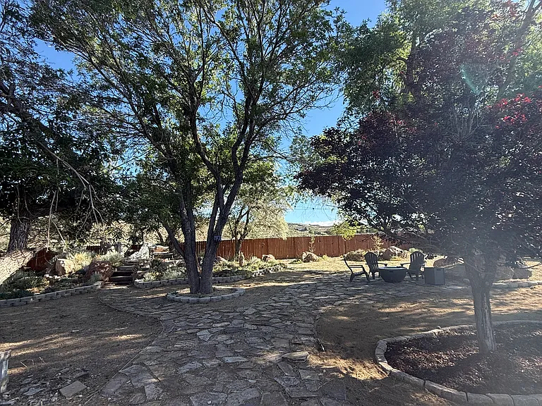 2715 Knob Hill Dr — Photo 17