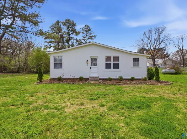 139 2nd St, Gurley, AL 35748