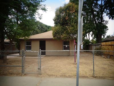 2432 S Sierra Vista Ave, Fresno, CA, 93725