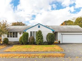 5 Sachem Rd, Peabody, MA 01960