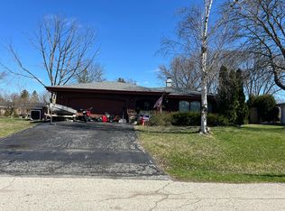 S68W13588 Hale Park Cir, Muskego, WI 53150