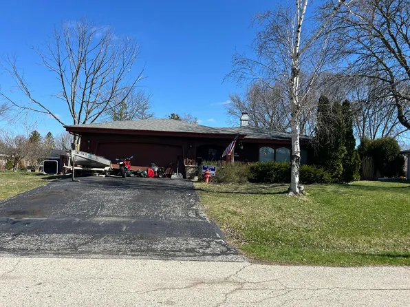 S68W13588 Hale Park Cir, Muskego, WI 53150