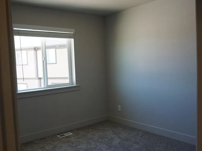 2632 E 600 N — Photo 7