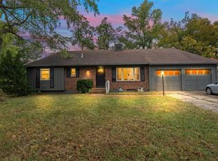 8704 W 88th St, Overland Park, KS 66212