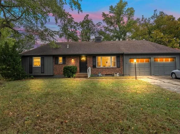 8704 W 88th St, Overland Park, KS 66212