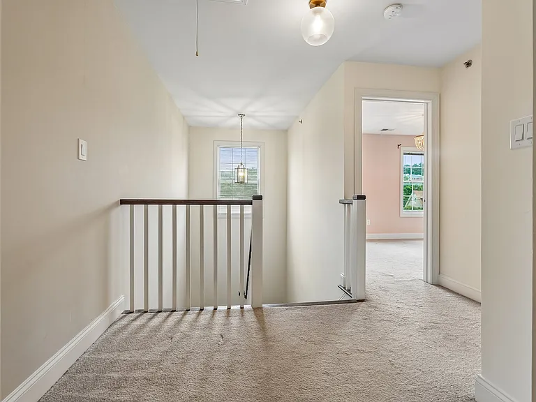 36 Bloomfield Ave — Photo 20