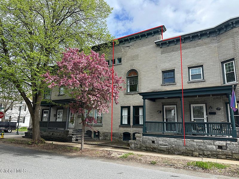 2nd image of 19 E Notre Dame Street