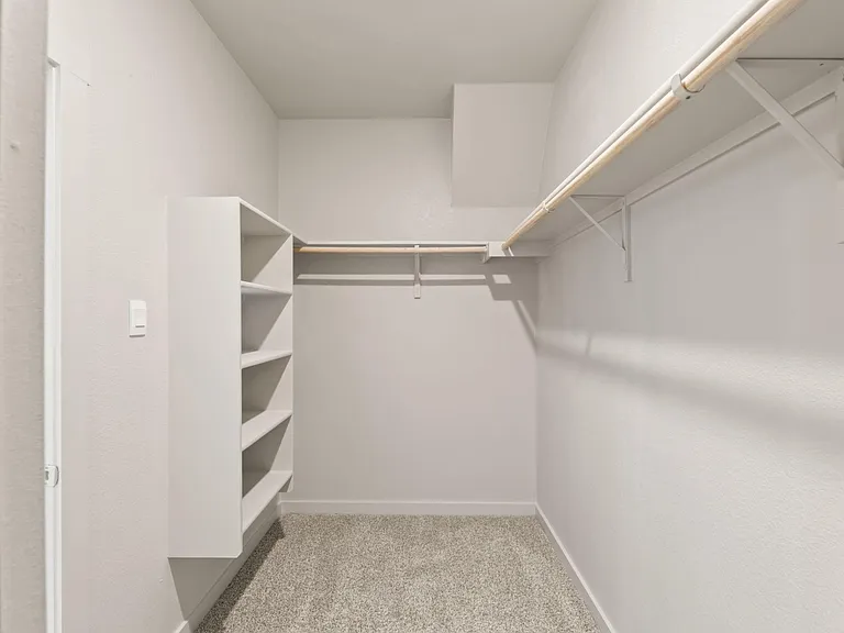 237 Ashford St — Photo 20