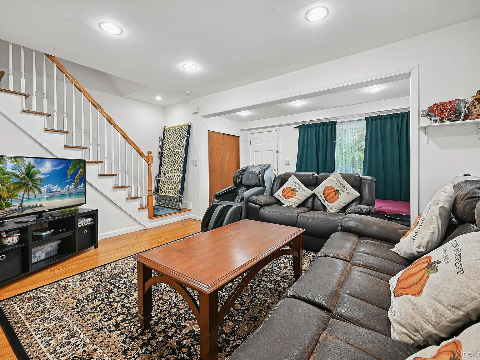 3 bed, 1.5 bath, 1118 sqft, $5,000 — Photo 3