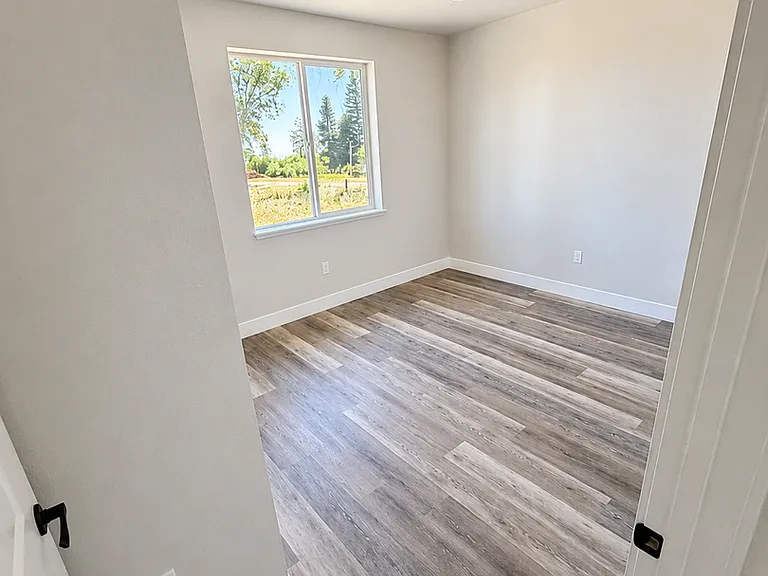 5579-5581 Linrich Ln — Photo 14