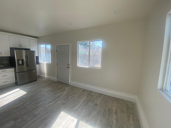 3rd image of 4828 Tweedy Blvd #B
