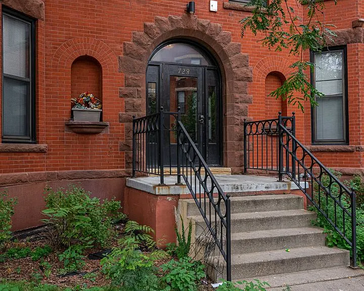 736 East 16th Street (New Town) — Photo 12