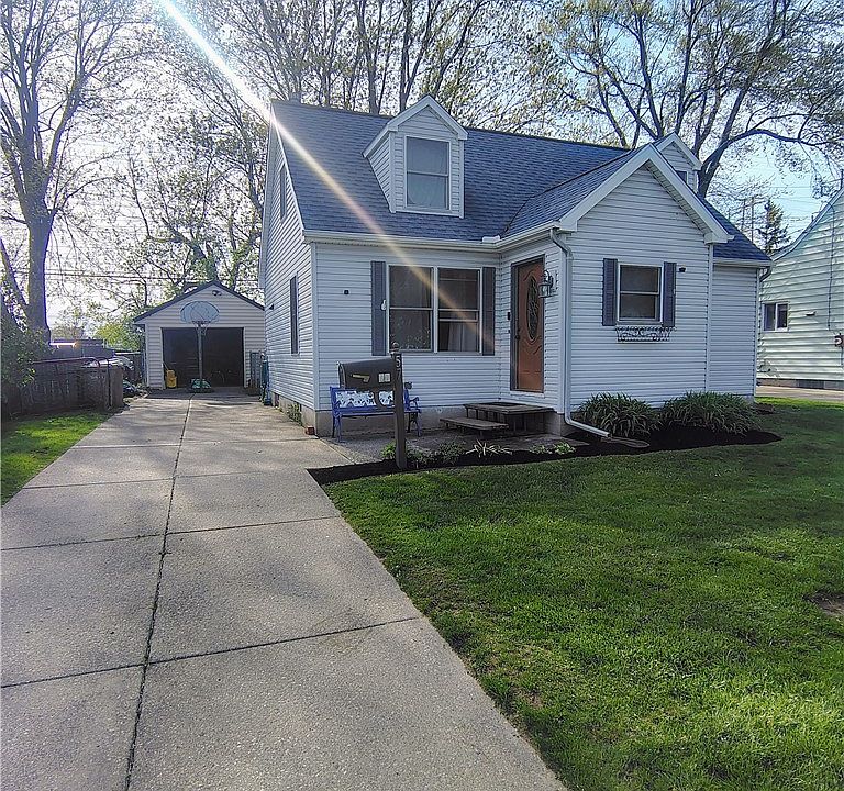 1st image of 57 Elaine Ct
