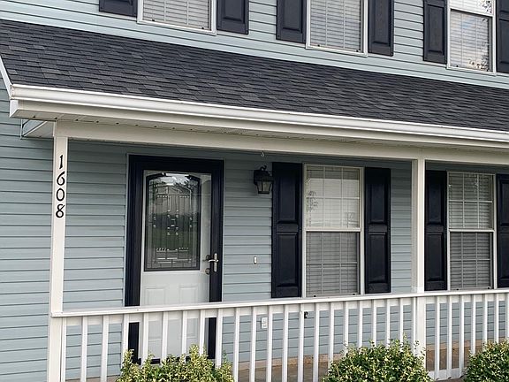 2nd image of 1608 Carrie Belle Dr