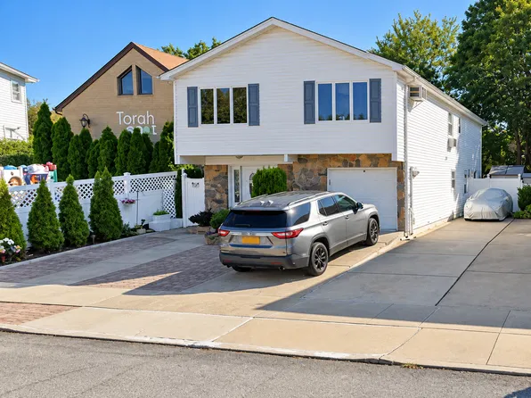 139 Getz Ave Floor 2, Staten Island, NY 10312
