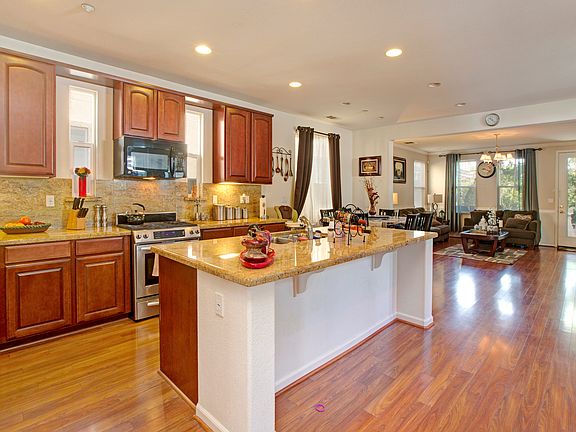 2nd image of 106 Summerwood Dr