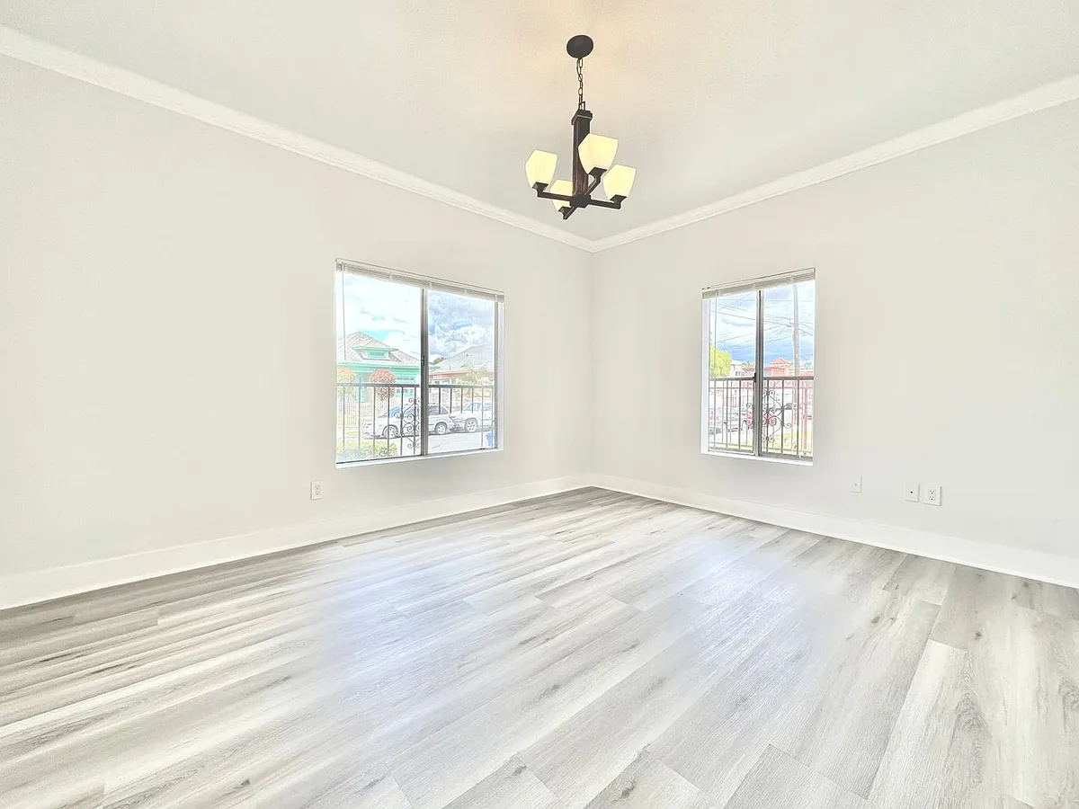 Building Photo - 1444 W 28th St