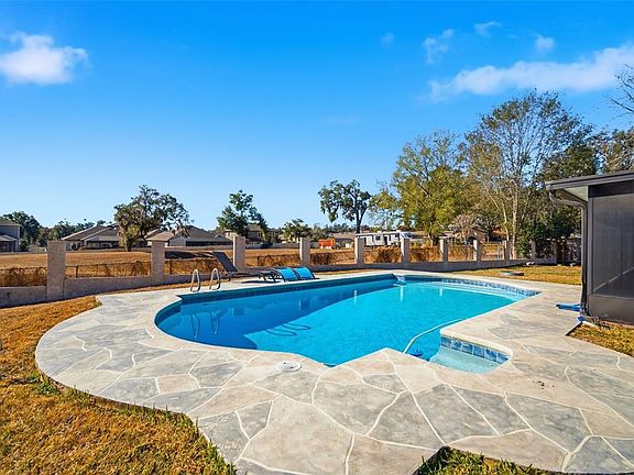 2nd image of 2842 Springdell Cir