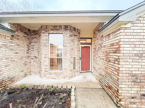 2nd image of 3012 Nancy Jane Dr
