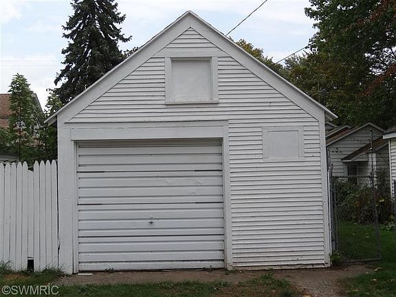 3rd image of 1317 Quarry Ave NW