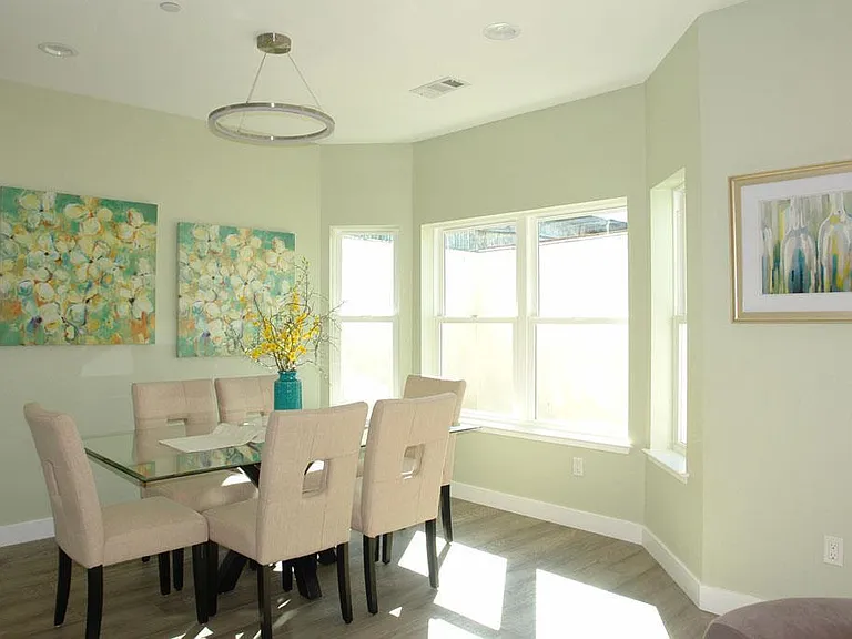 830 Civic Center Dr — Photo 2