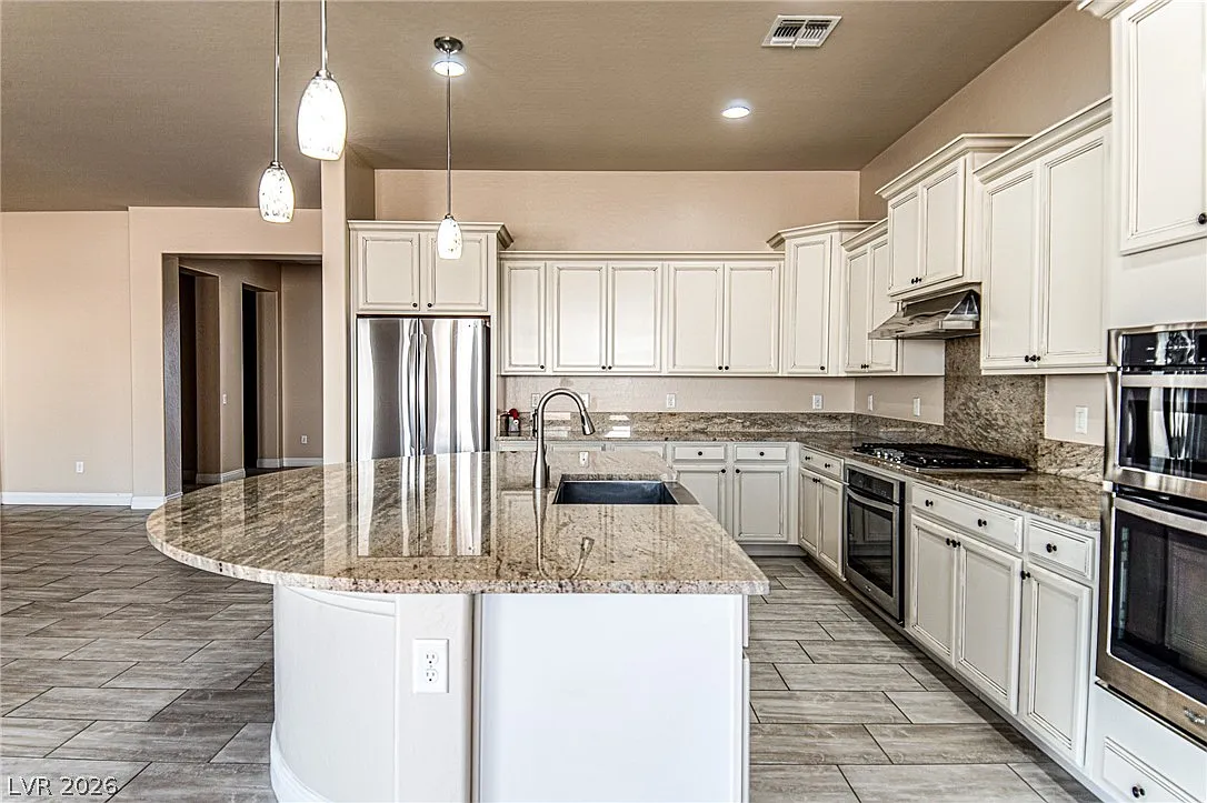 4 bed, 3.0 bath, 3252 sqft, $3,795 — Photo 4
