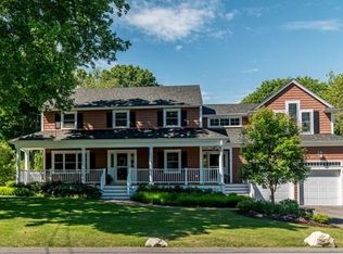4 Davis Rd, Bedford, MA 01730