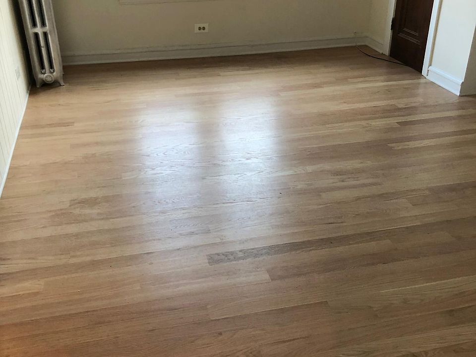 1st image of 2400 W Wilson Ave